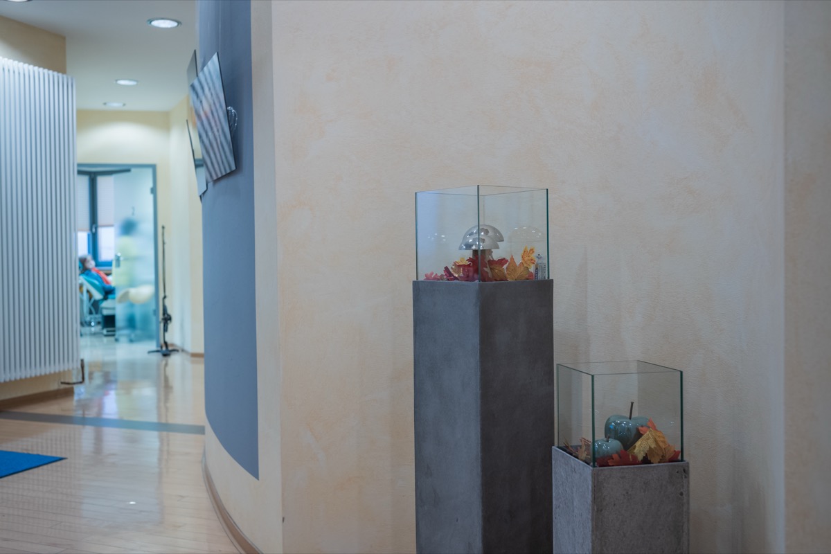 Empfangsbereich der Zahnarztpraxis